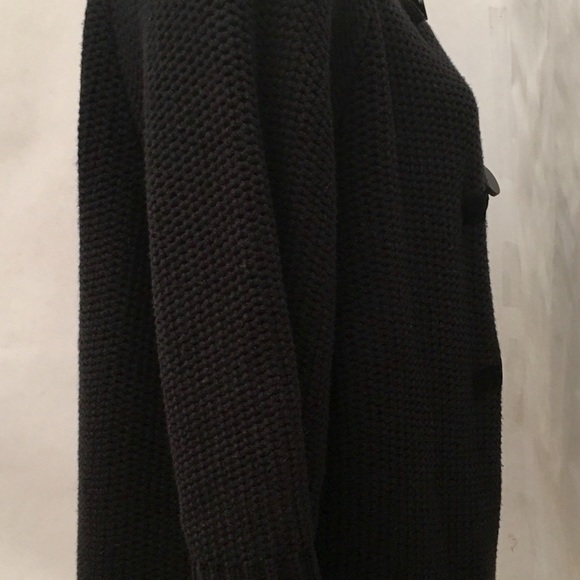 Leo & Nicole size 1X Black poncho 3 buttons front - Picture 5 of 7